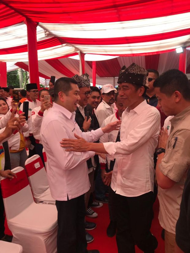 Dampingi Jokowi di Banyuwangi, HT Optimistis Warga Jatim Menangkan 01