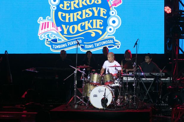 Munculnya Ruh Sang Legenda dalam Konser Erros-Chrisye-Yockie