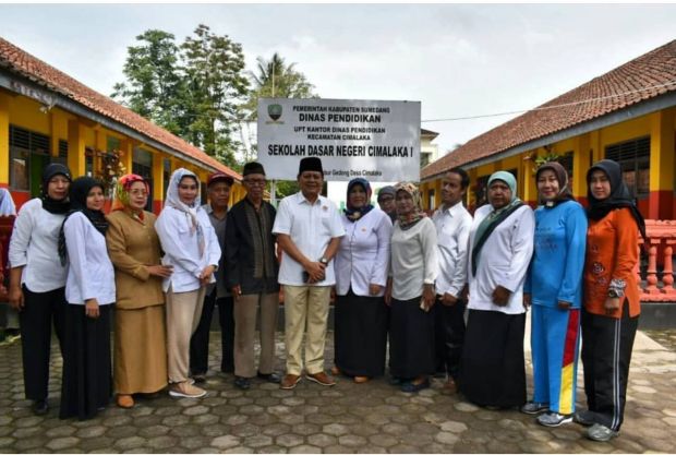 Nostalgia ke SDN I Cimalaka, Sudrajat Janji Sejahterakan Guru Honorer