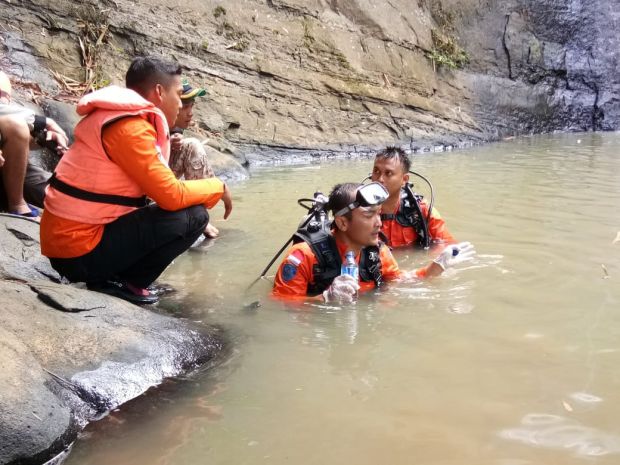 2 Wisatawan yang Tenggelam di Curug Nangga Banyumas Ditemukan Tewas