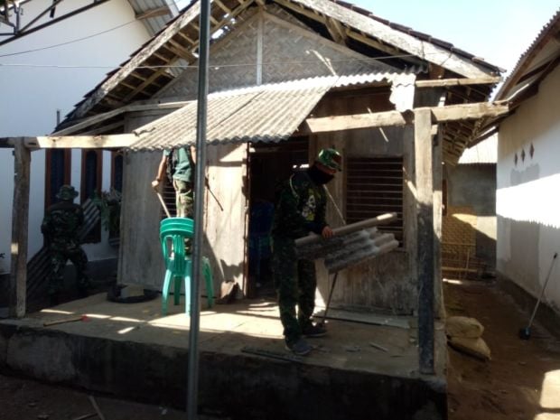 Rumah Lalu M Zohri di Lombok Akhirnya Dibongkar dan Direhab TNI