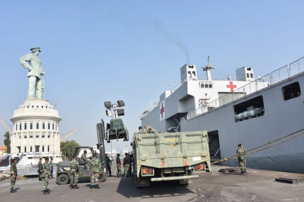 Bantu Korban Gempa, Rumah Sakit Terapung KRI Suharso Diberangkatkan ke Lombok