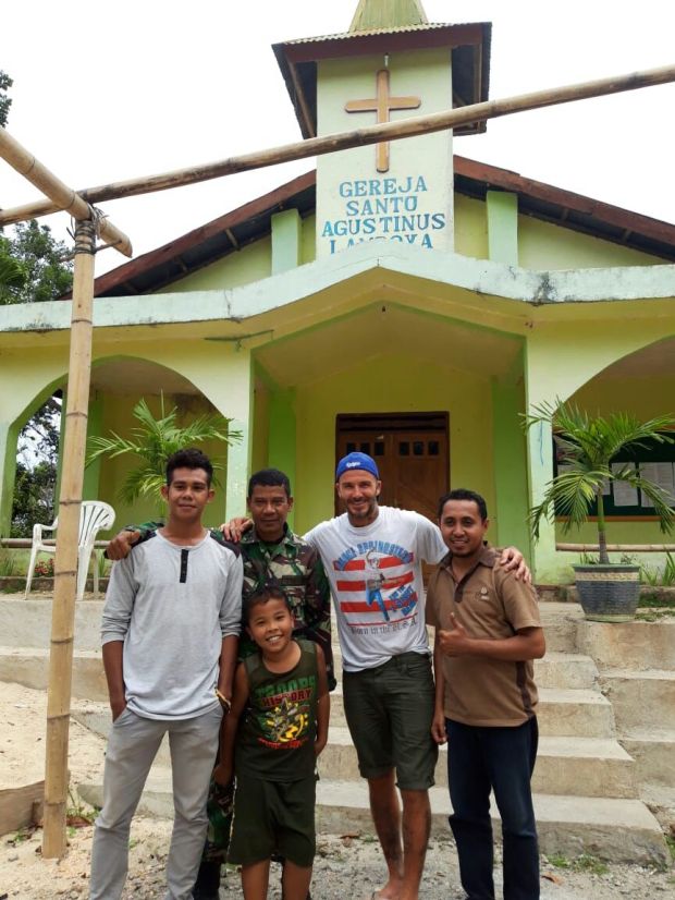 Begini Sisi Humanis David Beckham dan Keluarga di Sumba