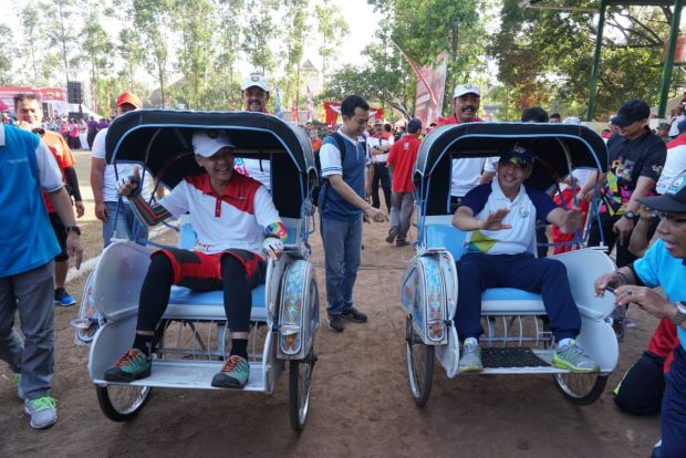 Peraih Emas Asian Games Disambut Bak Artis, Gubernur Jateng Justru Jalan Kaki