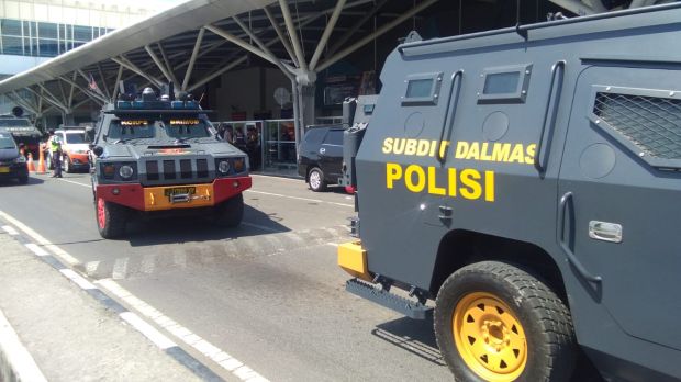 Ismed Sofyan dkk Dijemput Baracuda dan Dua Rantis