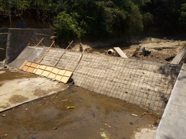 Proyek Irigasi di Pabuaran Sukamakmur Diduga Tak Sesuai Standar