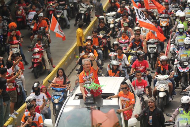 Persija-Jakmania Bangga Arak Tiga Trofi Juara
