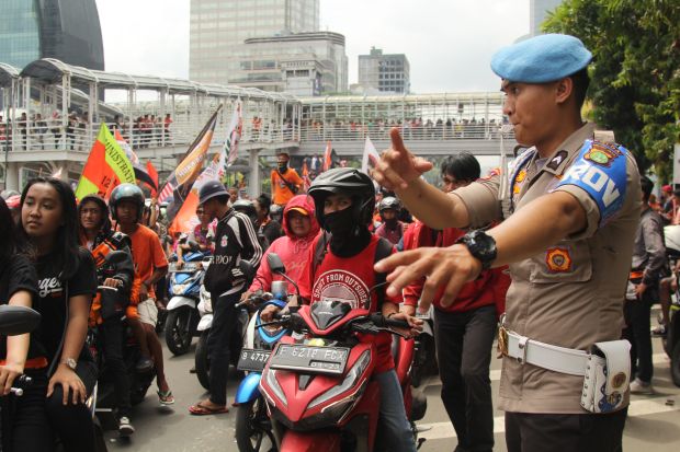 Persija-Jakmania Bangga Arak Tiga Trofi Juara