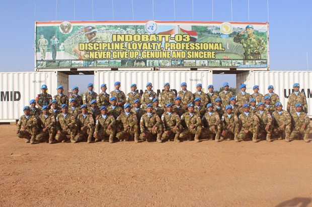 122 Prajurit Indobatt-03 Mendapat Kenaikan Pangkat di Afrika