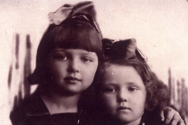 Orang-orang yang Lolos dari Pembantaian Holocaust