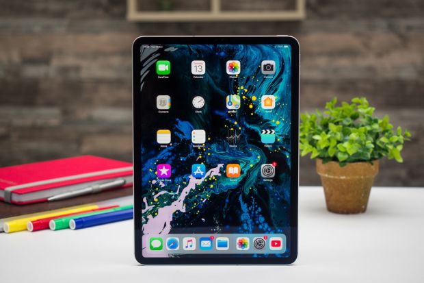 Apple Tak Mau 'Kesusu' Susul Samsung dan Huawei Bikin Ponsel Layar Lipat