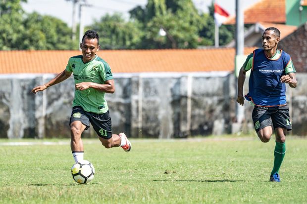 Persebaya vs Persinga: Irfan Jaya Enjoy Diplot Jadi Striker