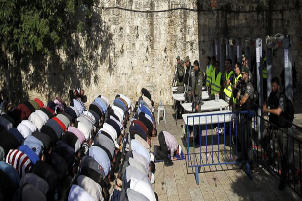 Israel Tightens on Al-Aqsa, Palestinians Clash with Israeli Forces