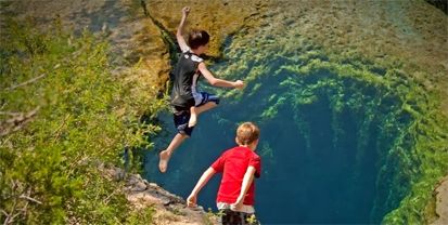 15 Tempat Liburan Ekstrem Pemacu Adrenalin