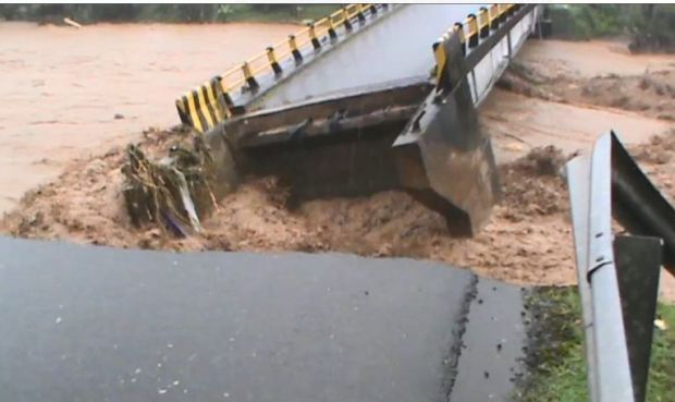 Jembatan Moncongloe Roboh, Jalur Takalar-Gowa Terputus