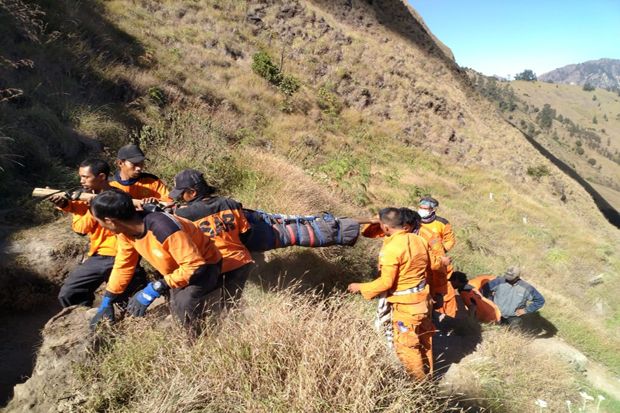 Jenazah Korban Gempa di Gunung Rinjani Dievakuasi Menggunakan Heli