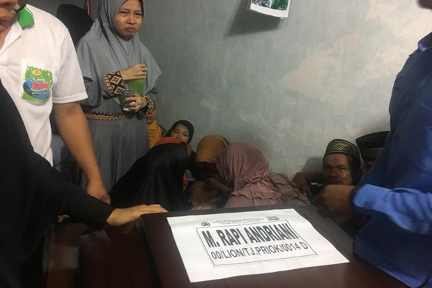 Jenazah Muhammad R Andrian Korban Lion Air Disambut Tangis Keluarga