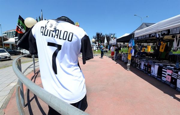 Jersey Cristiano Ronaldo di Juventus Mulai Dijual