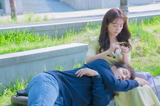 Ji Sung dan Han Ji Min Tebar Cinta lewat Familiar Wife