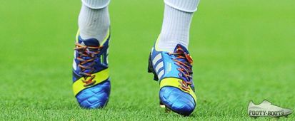 Enam Sepatu Bola Terunik yang Pernah Dipakai Pemain Dunia