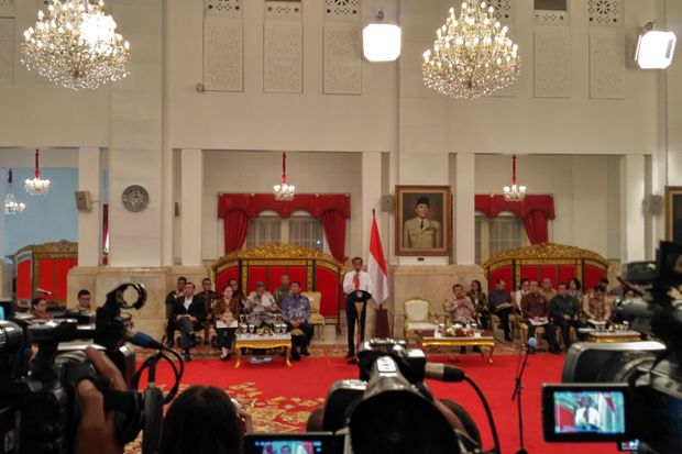 Buka Rapat Kabinet, Jokowi Beri Selamat kepada Sri Mulyani