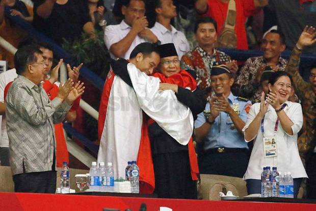 Melihat 7 Momen Pertemuan Dua Rival Jokowi-Prabowo