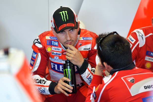 Jorge Lorenzo (Tim Ducati Corse) di tes pramusim II MotoGP 2017 Sirkuit Phillip Island Australia. (Foto-Ducati Corse)