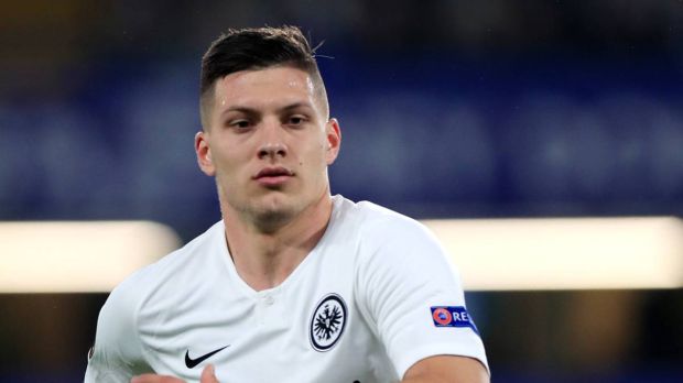 Pesta Penyambutan Eden Hazard Lebih Gemerlap Ketimbang Ronaldo