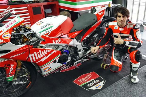 Julian Simon (Milwaukee Aprilia Racing Team) di sesi latihan bebas WSBK Aragon 2017. (Foto-Milwaukee Aprilia) 2