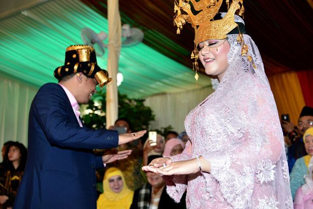 Make Up Kahiyang Ayu Bikin Pangling