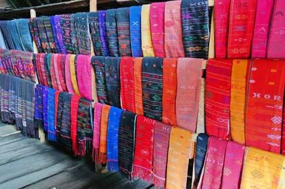 Suvenir Pilihan dari Berbagai Daerah di Indonesia