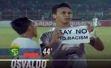 Kampanye Anti-rasisme Warnai Kemenangan Persebaya atas Badak Lampung FC
