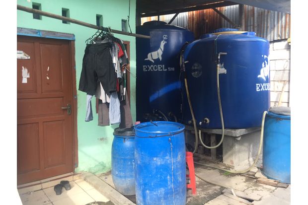 Mengintip Kampung Penadah Air Hujan di Jakarta