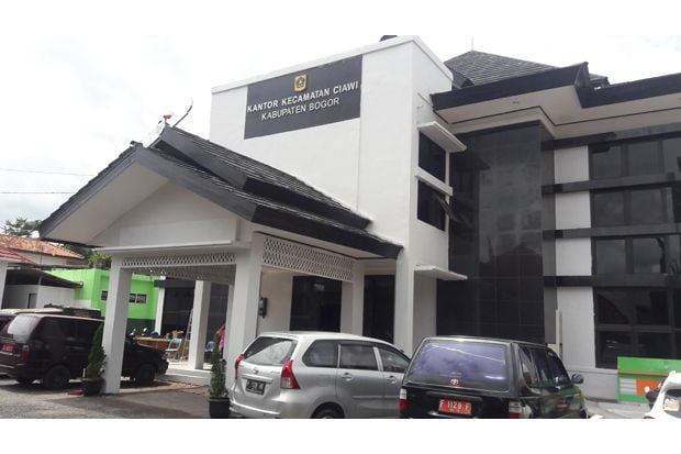 Ini Kejanggalan Proyek Kantor Kecamatan Sukajaya