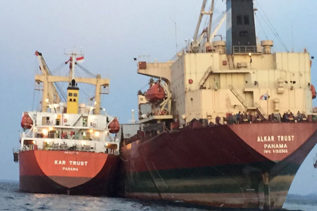TNI AL Tangkap 2 Kapal Asing Bermuatan Beras Ilegal 4.588 Ton
