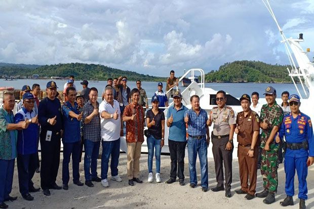 Kapal Cepat MV Mentawai Fast Layani Warga Nias Selatan