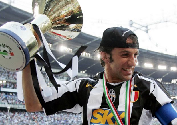 7 Kapten Paling Fenomenal dalam Sejarah Sepak Bola