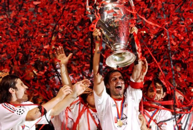 7 Kapten Paling Fenomenal dalam Sejarah Sepak Bola