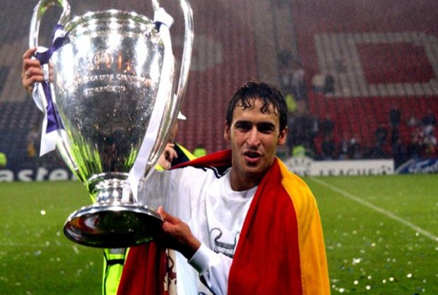 7 Kapten Paling Fenomenal dalam Sejarah Sepak Bola