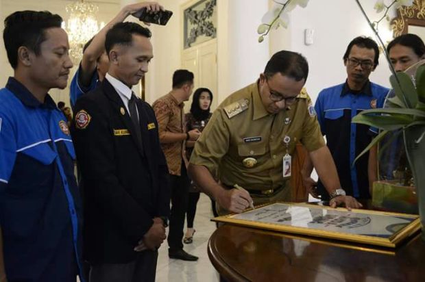 Gubernur DKI Dukung Usaha Ekonomi Produktif Karang Taruna Cakung Barat