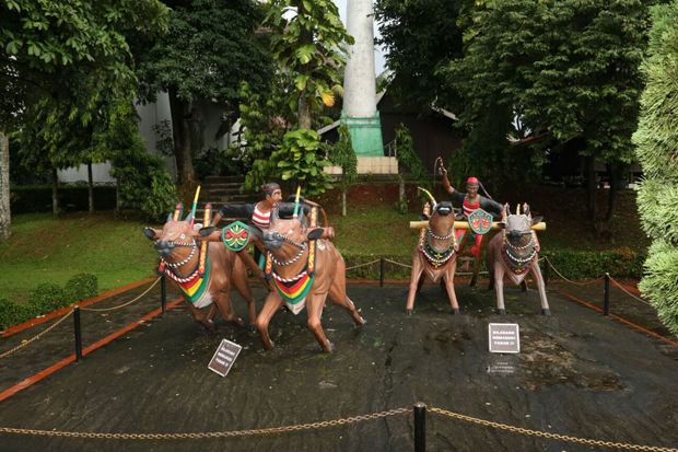 Melihat Anjungan Jawa Timur di Taman Mini Indonesia Indah