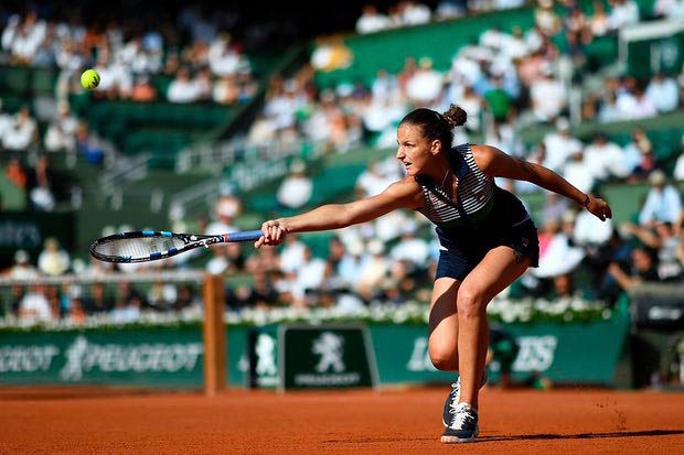 Karolina Pliskova harus mengakui keunggulan Simona Halep di semifinal tenis Grand Slam Prancis Terbuka 2017. (Foto-guim.co.uk)