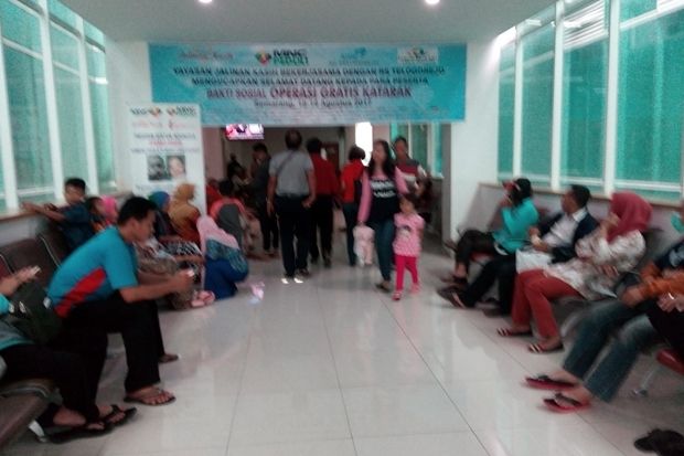Operasi katarak gratis yang digelar Yayasan Jalinan Kasih MNC bekerja sama dengan SMC Telogorejo, Semarang, Jumat (18/8/2017). Foto/MNC Media/Taufik Budi