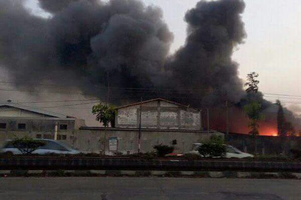 Kawasan Industri Kaligawe Semarang Terbakar
