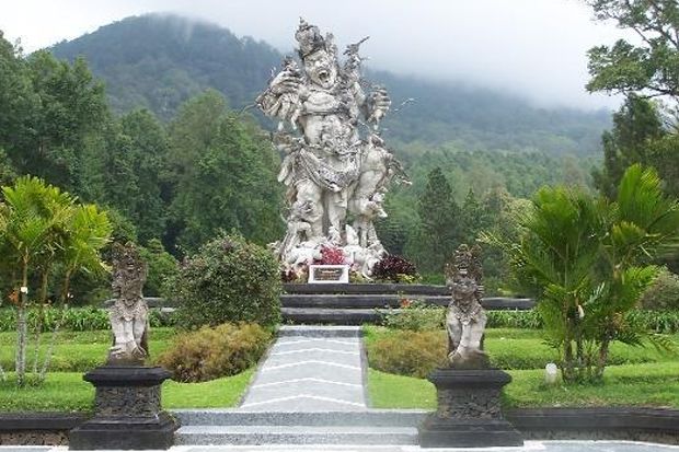 10 Taman Bunga Terindah di Indonesia