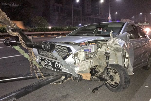 Diduga Sopir Mengantuk, Tiga Mobil Pribadi Kecelakaan Sabtu Dini Hari
