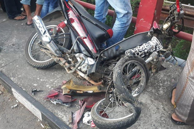 Mobil Pikap Tabrak Motor hingga Masuk Jurang di Puncak, 1 Orang Tewas