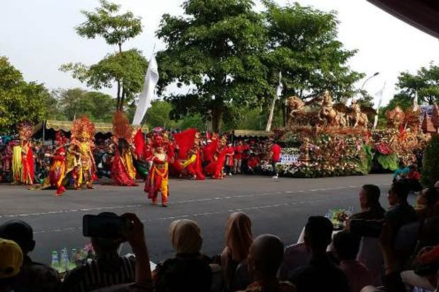 Parade Budaya Pukau Masyarakat di Pekan Budaya dan Pariwisata Kediri 2019