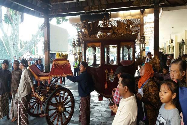 Jelang Malam 1 Suro, Kereta Kencana Adisutjipto Yogyakarta Dijamas