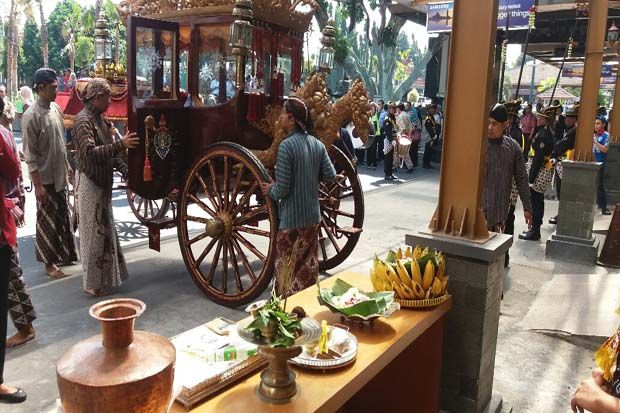 Jelang Malam 1 Suro, Kereta Kencana Adisutjipto Yogyakarta Dijamas